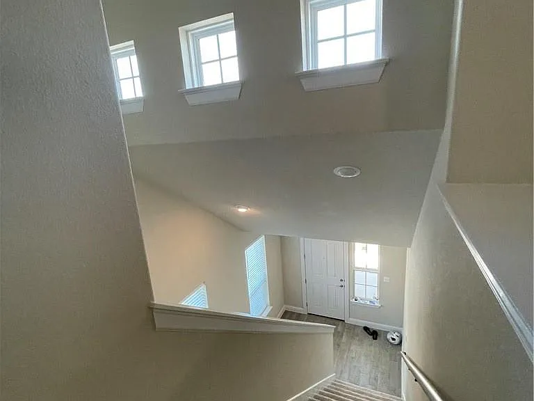 148 Riverhill Dr — Photo 14