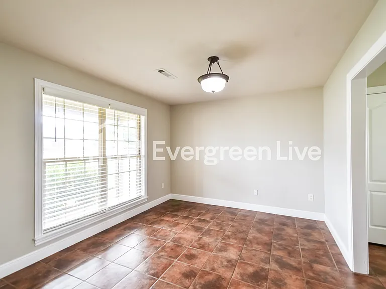 557 N Fox Meadows Ln — Photo 13