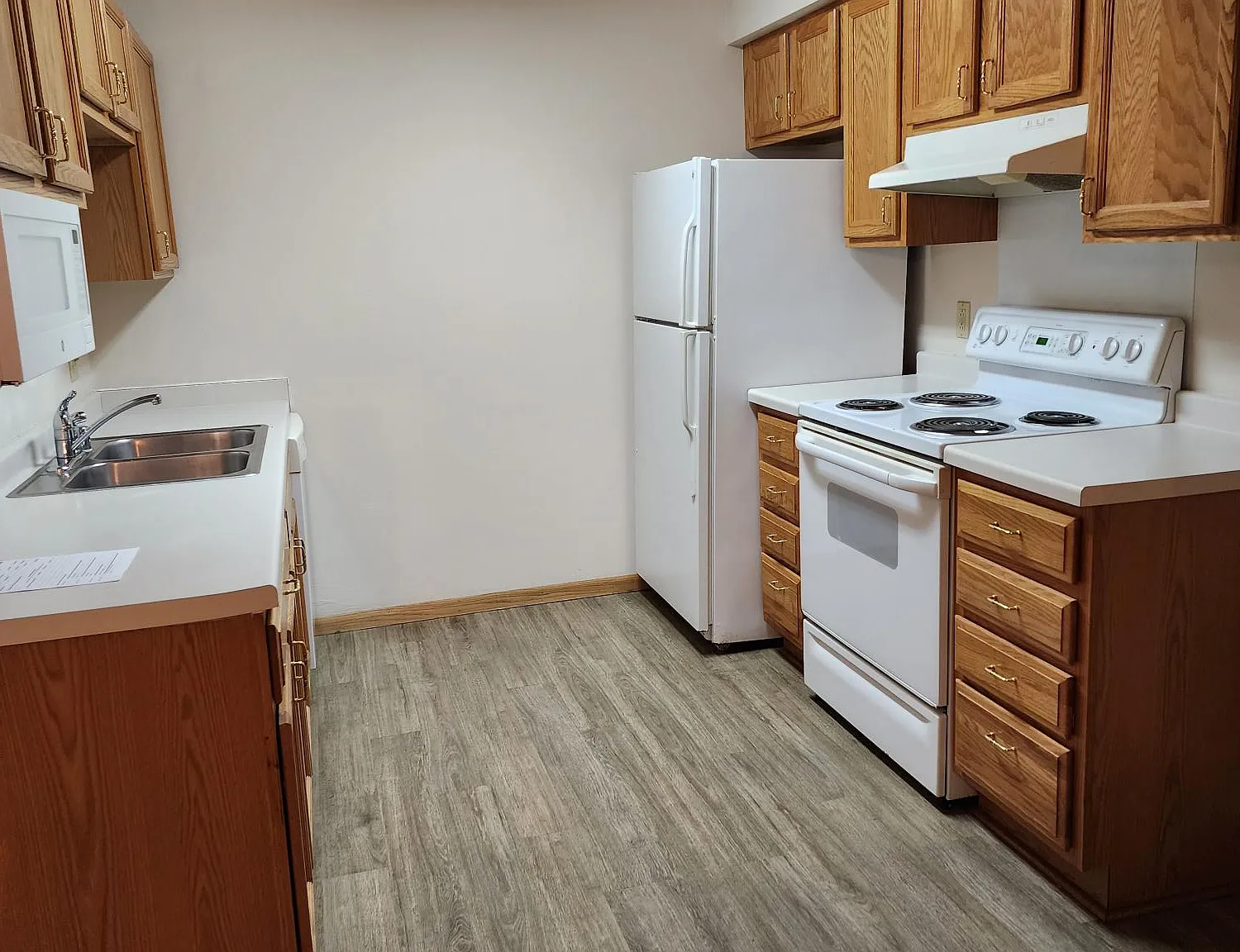 1 bed, 840 sqft, $956 — Photo 1