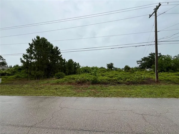 731 Bently ST E, LEHIGH ACRES, FL 33974