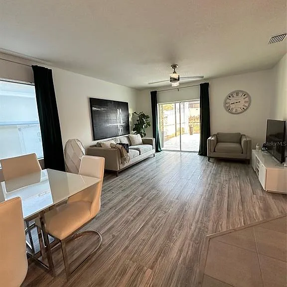 11167 Leland Groves Dr — Photo 8