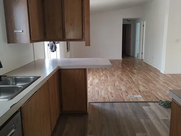 9488 N Cottonwood Dr, Idaho Falls, ID 83401