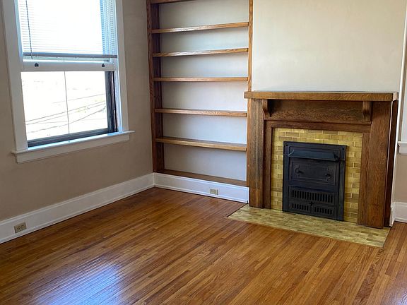 3rd image of 2917 Robertson Ave Floor 2