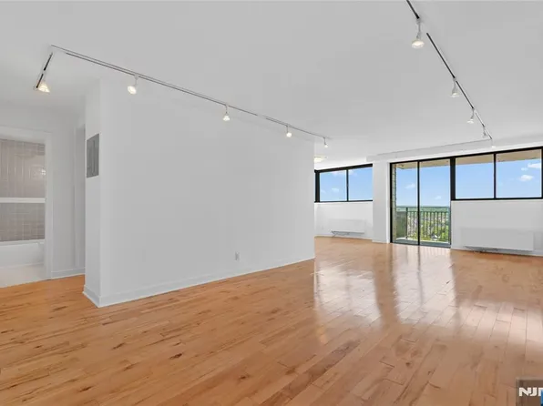235 Prospect Ave APT 14C, Hackensack, NJ 07601