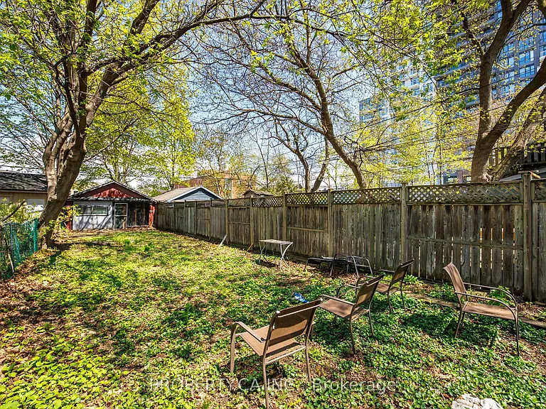 126 Stephenson Ave — Photo 2