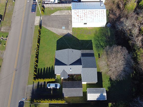3rd image of 205 N Schoneman Ave