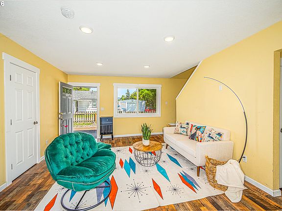 2nd image of 3361 Elliot Ln