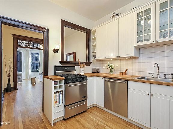 3rd image of 114 Garfield Pl APT 1L
