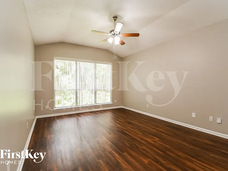 2132 Pebble Creek Ln — Photo 9