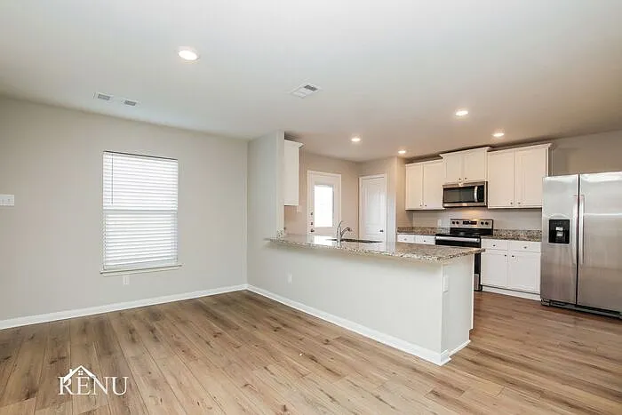 300 Sunnymeade Ln — Photo 4