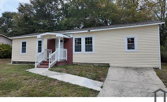 2nd image of 2689 Village Green Ln