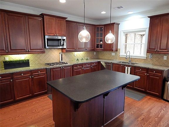 5th image of 1101 Cooper Oaks Ct SE
