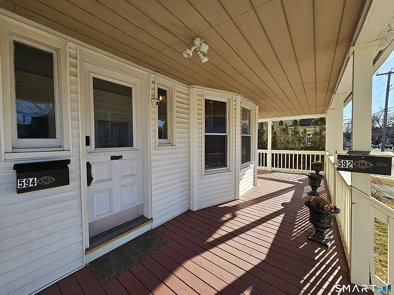 592 Laurel Ave #2 — Photo 3