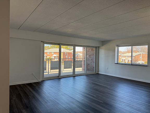 2nd image of 39 Hill Rd #402