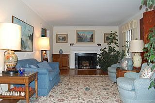 4th image of 2224 Thornwood Ave