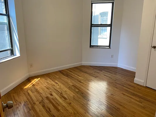 Rented by Aryeh Realty | media 22