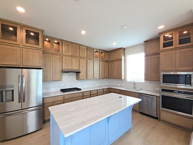 16723 Lake Austin St — Photo 4