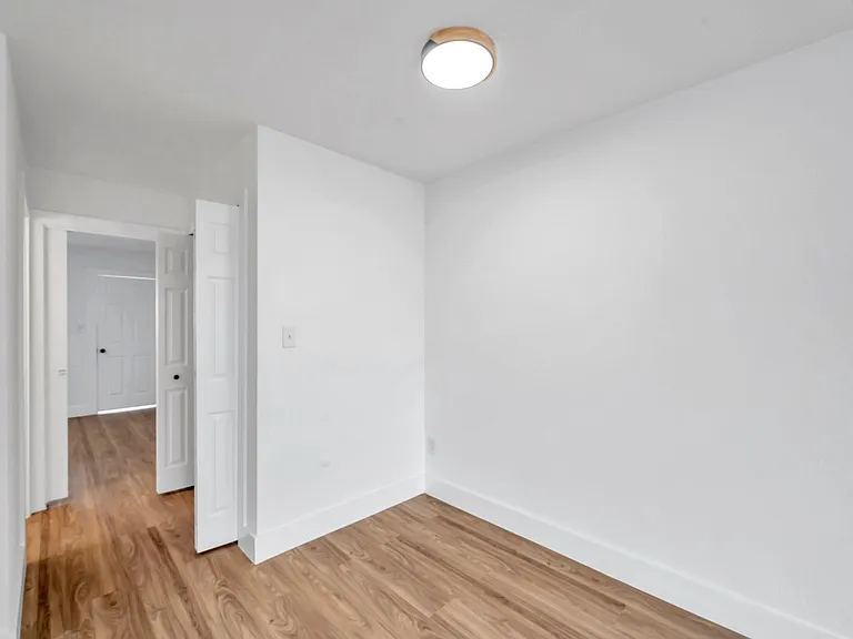 2366 Shelley St #13 — Photo 16