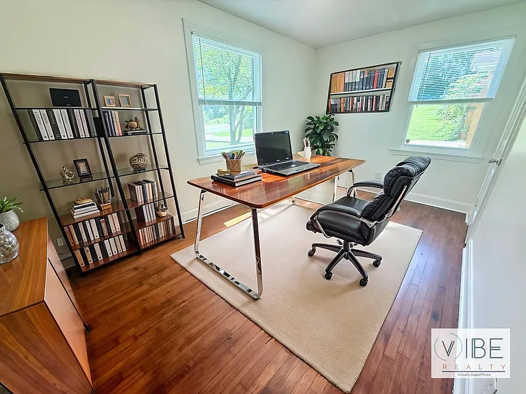 902 Gibson Dr — Photo 5