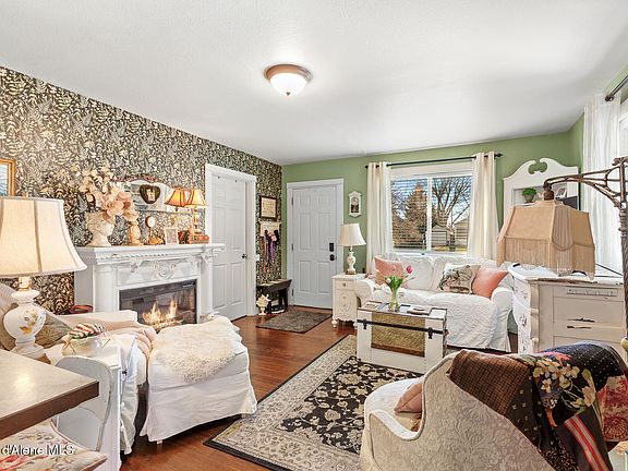 3rd image of 203 E Homestead Ave