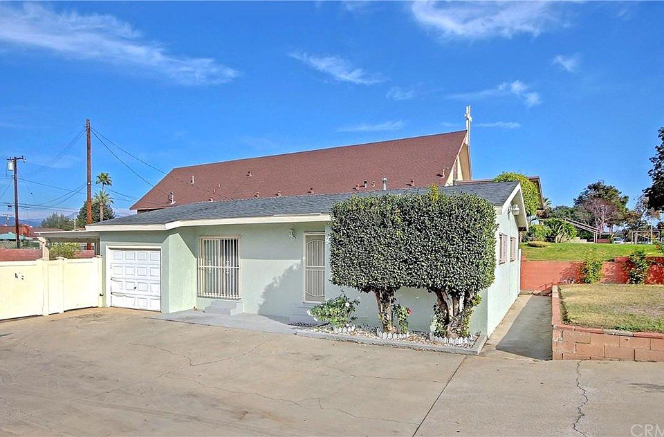 1st image of 1059 E Badillo St