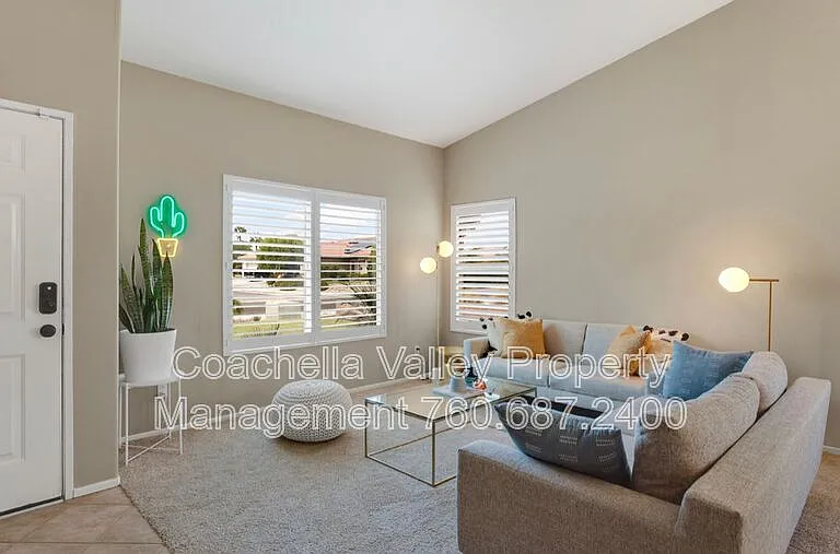 2162 Shannon Way — Photo 2