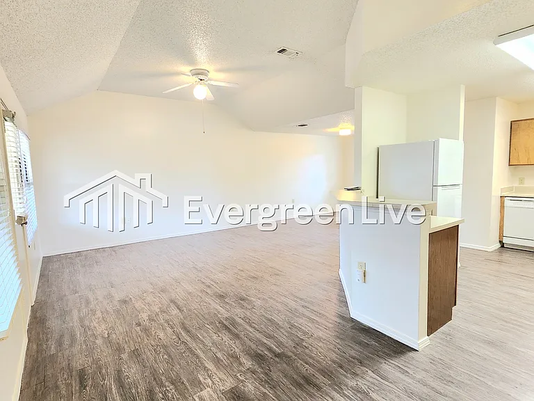 2252 Taos Ct — Photo 5