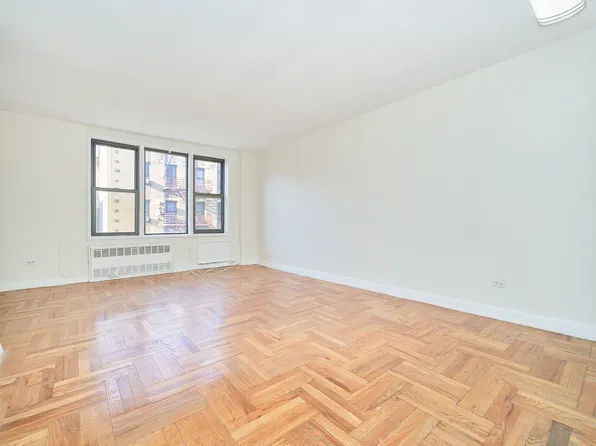 2 Ellwood Street image 1 of 10