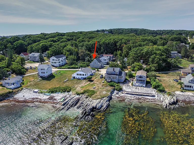 2 Tucker Ln — Photo 3