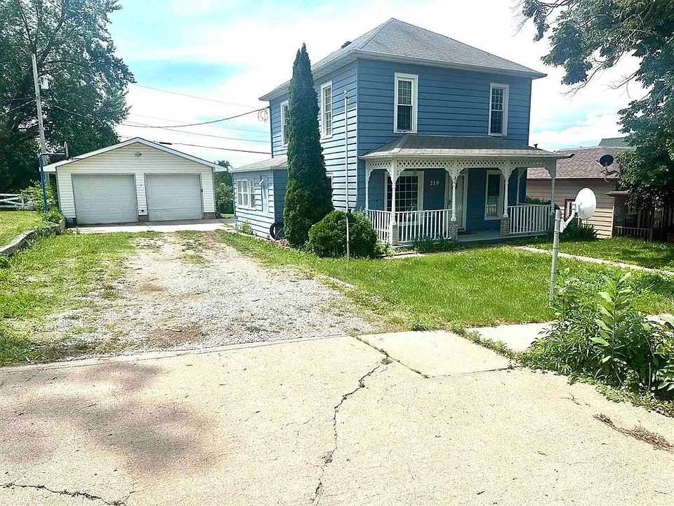 219 E Short St