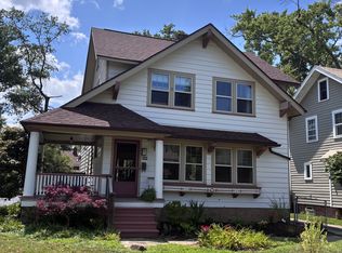 3342 E Scarborough Rd, Cleveland Heights, OH 44118