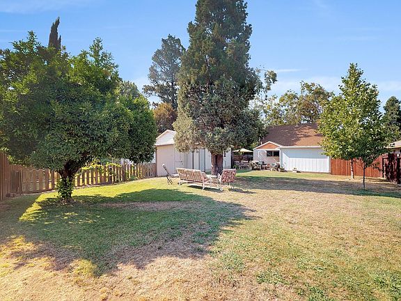 2nd image of 7564 Orange Dr