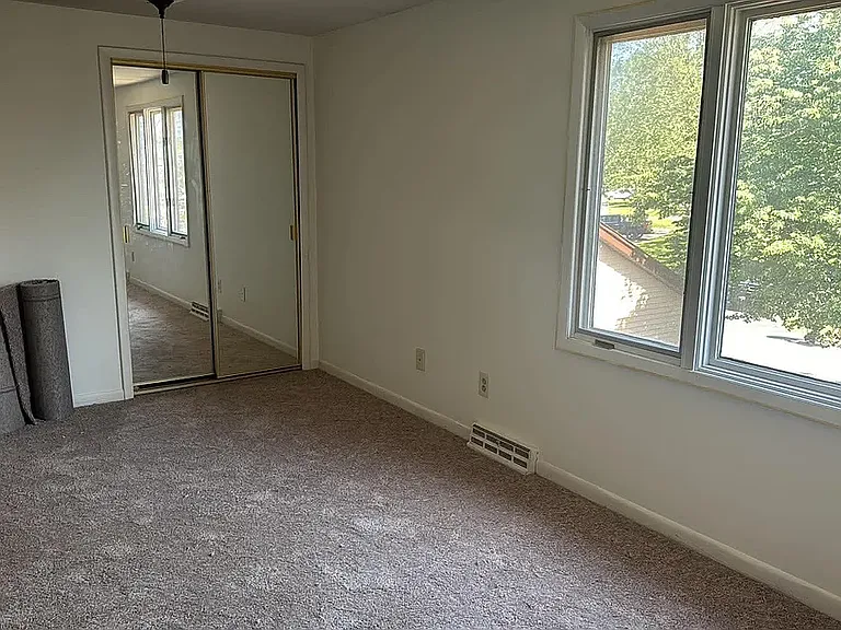 354 Charlesgate Cir — Photo 7