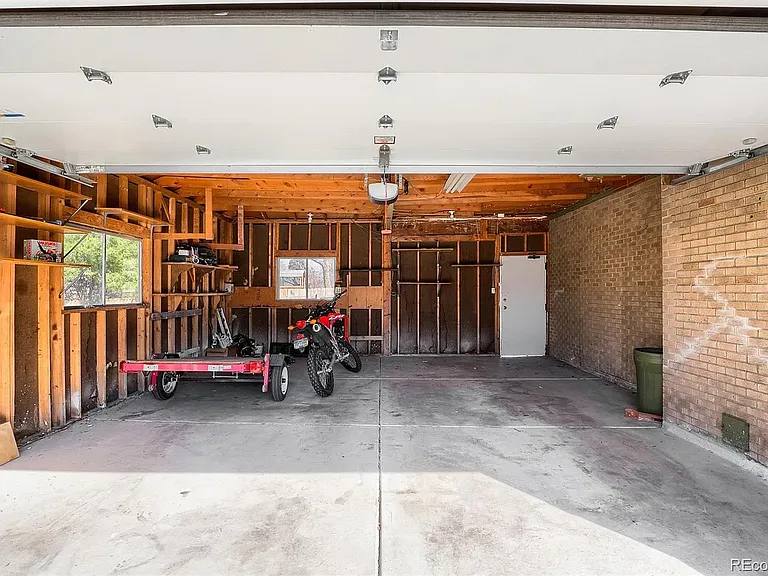 10 Teller St — Photo 11