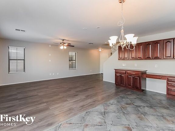 3rd image of 1210 W Desert Basin Dr