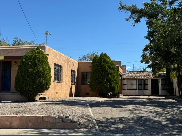 516 Ash St SE, Albuquerque, NM 87106