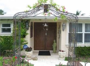 1220 N 11th Ct, Hollywood, FL 33019