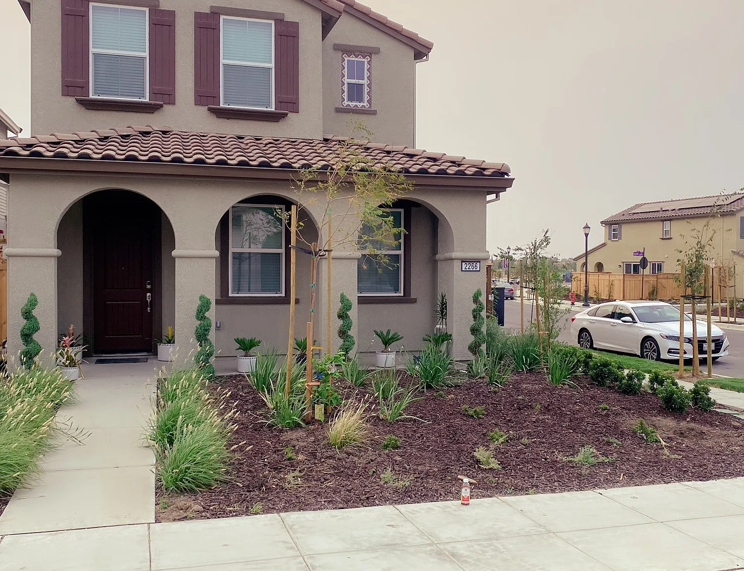 4 bed, 2.5 bath, 1893 sqft, $4,100 — Photo 1