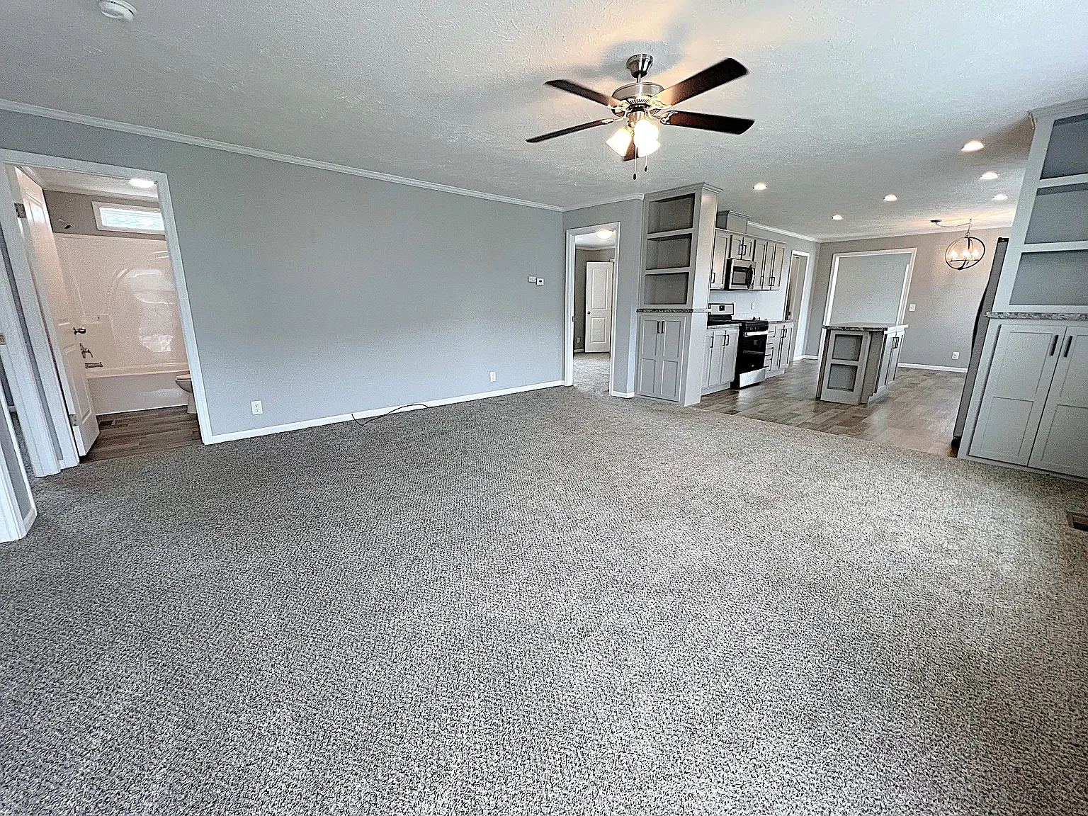 3 bed, 1680 sqft, $1,749 — Photo 3