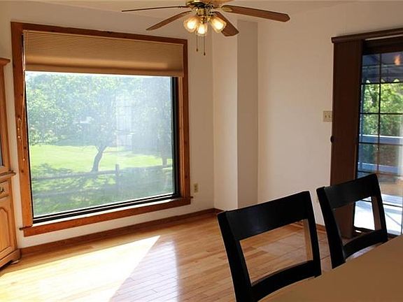 4th image of 225 Woodmont Dr
