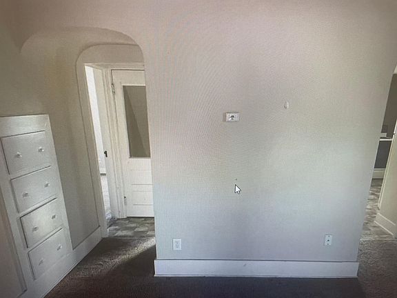 4th image of 444 Montgomery St