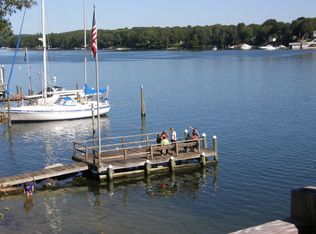 19 Ledge Rd, Niantic, CT 06357