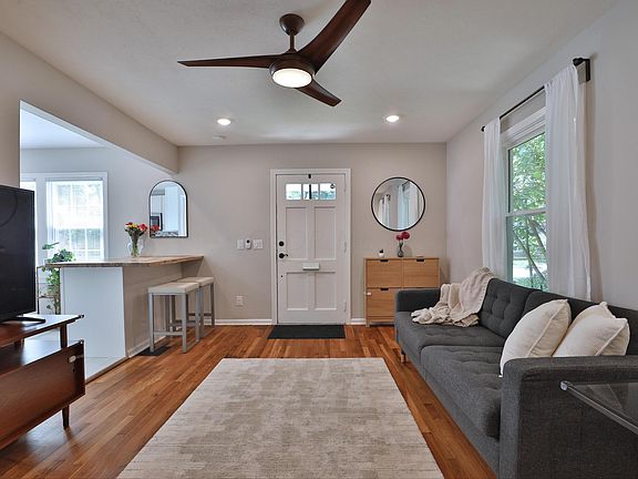 4th image of 5690 Indianola Ave