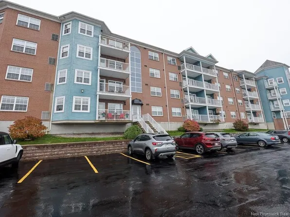 1 Golf Greens Ln #213, Fredericton, NB E3B 9T9