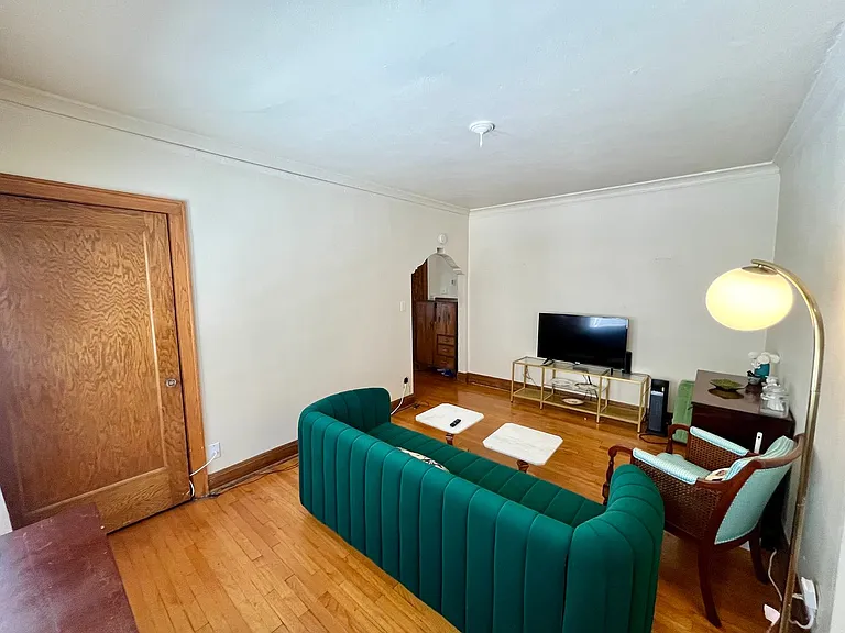 1714 E Beverly Rd — Photo 3