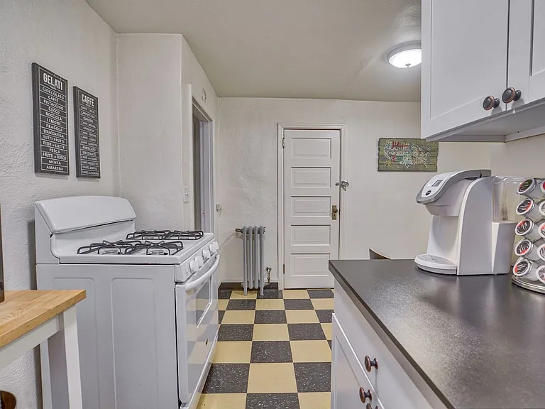 Hidwell Apartments — Photo 10