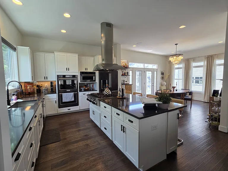 1506 Ward Ave — Photo 6