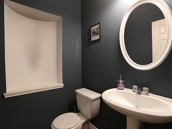 4th image of 9623 Oxford Grove Dr
