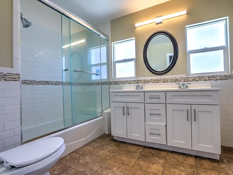 811 E Chapman Ave — Photo 23