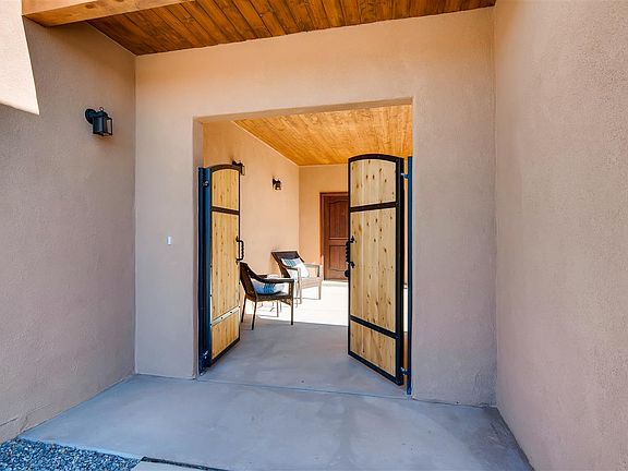 2nd image of 38 Canto Del Pajaro